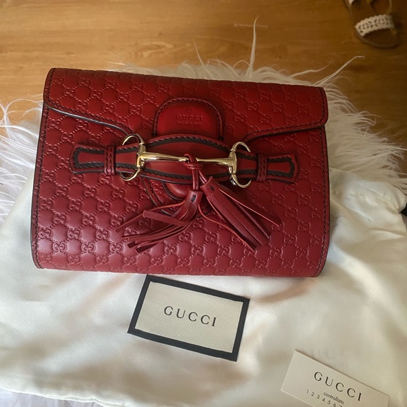 Too small - Picture 3 of 3